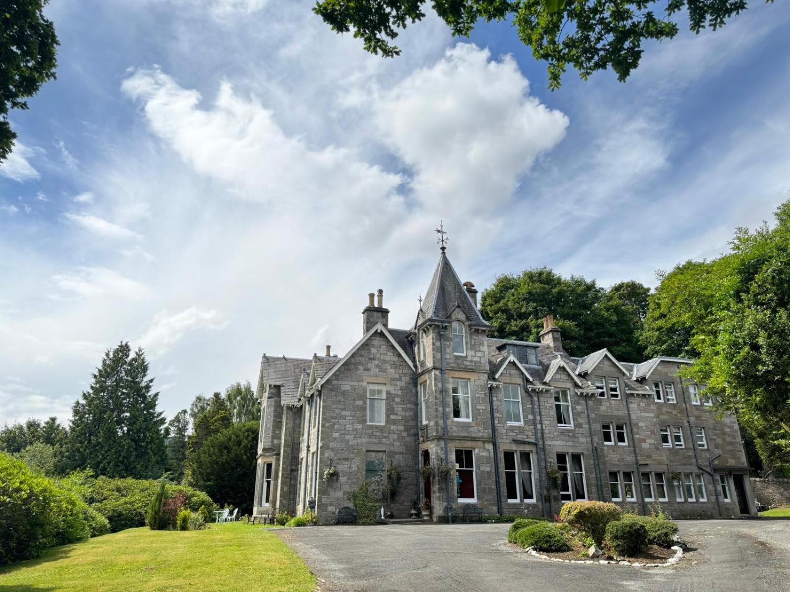 Wellwood Manor Hotel Питлохри Екстериор снимка