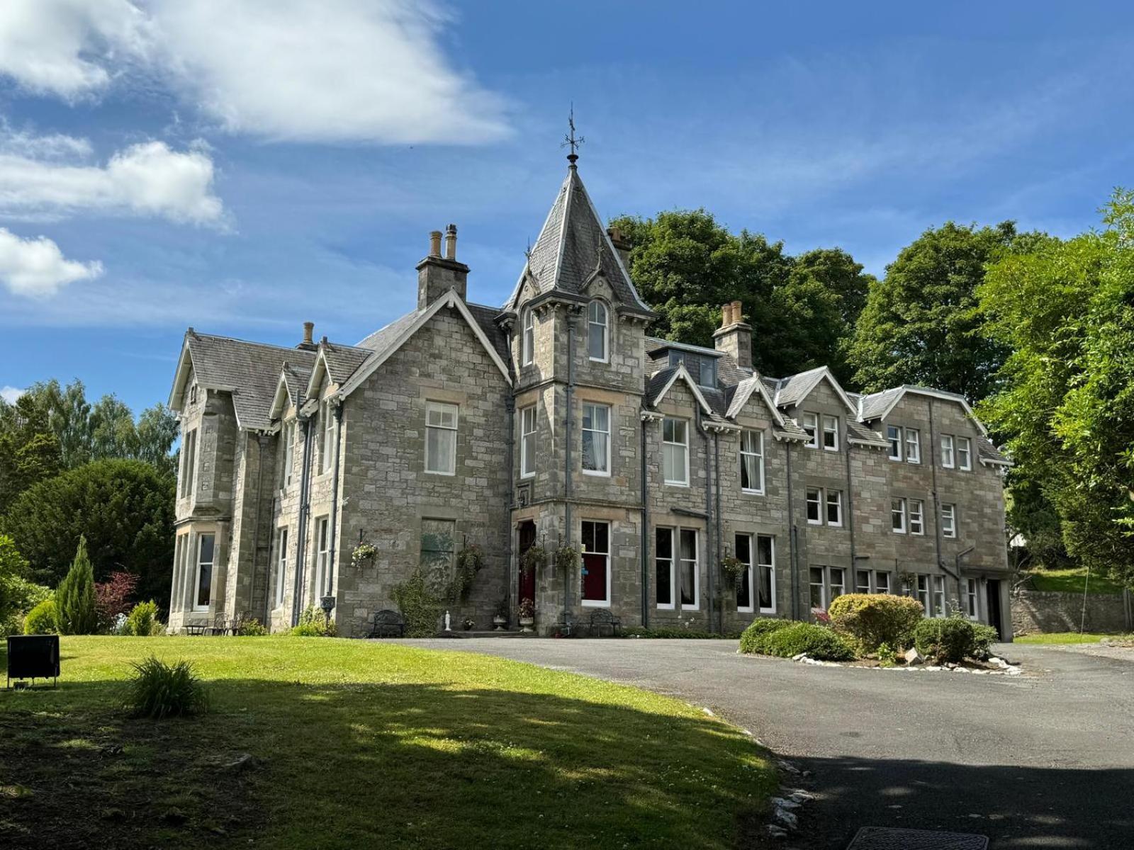Wellwood Manor Hotel Питлохри Екстериор снимка