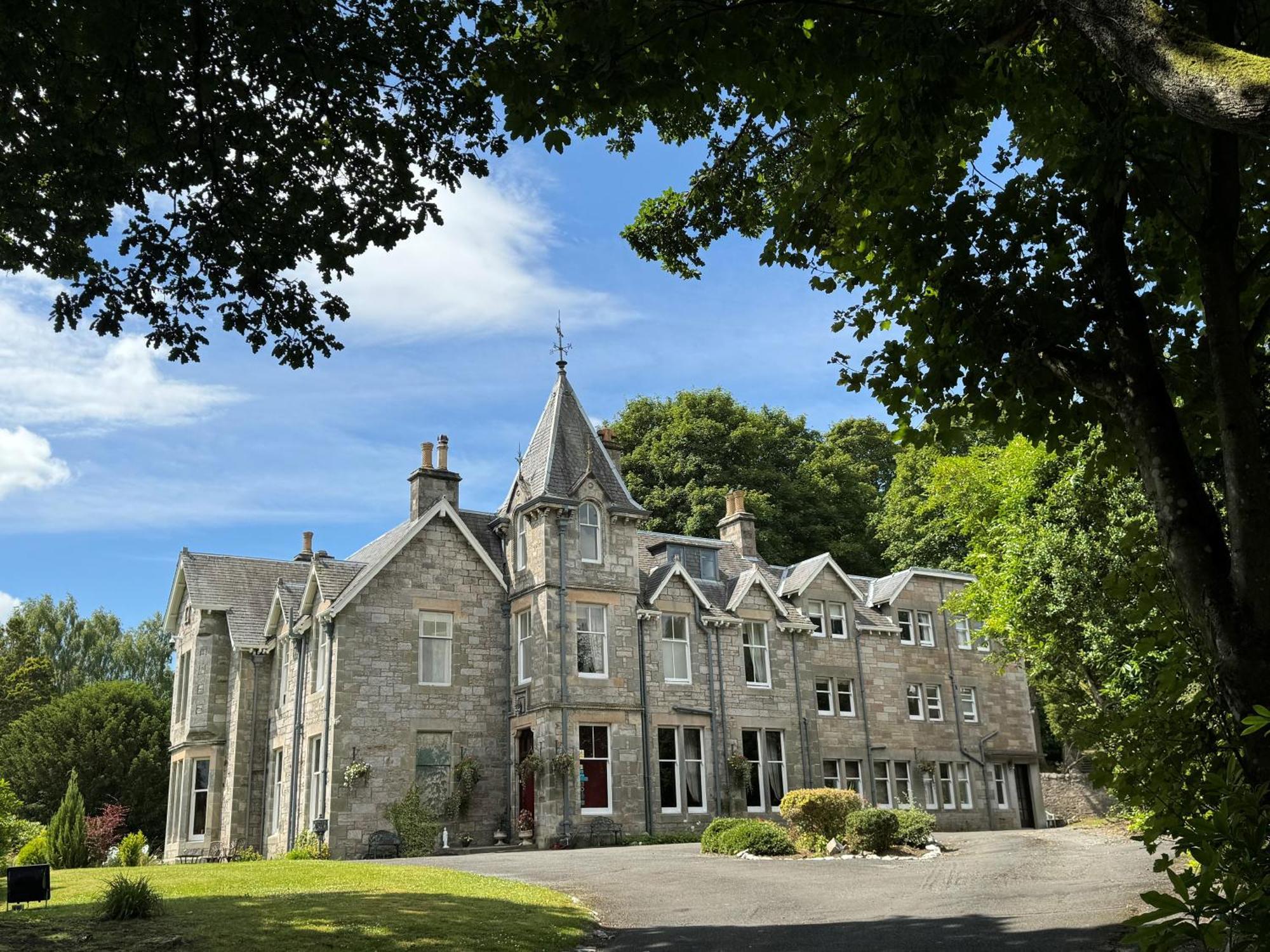 Wellwood Manor Hotel Питлохри Екстериор снимка