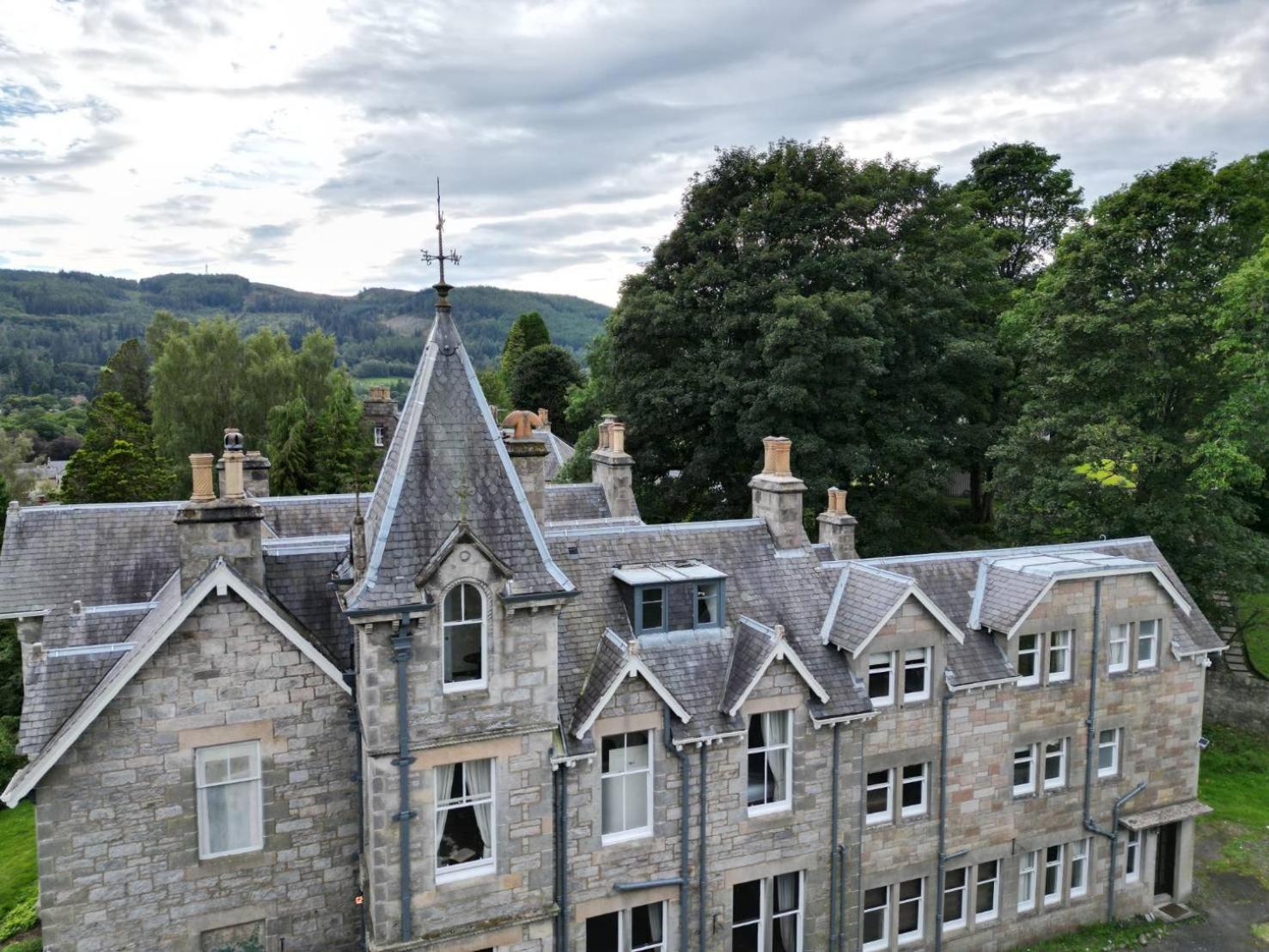 Wellwood Manor Hotel Питлохри Екстериор снимка